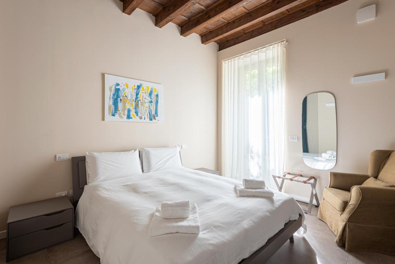 Rego Apartments - Boutique Aparthotel With Some Off-Site Apartments In A Charming Historic District Close To Upper Town Bérgamo Exterior foto