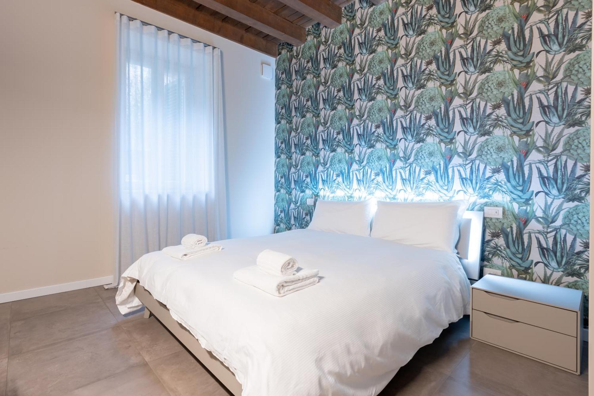 Rego Apartments - Boutique Aparthotel With Some Off-Site Apartments In A Charming Historic District Close To Upper Town Bérgamo Quarto foto