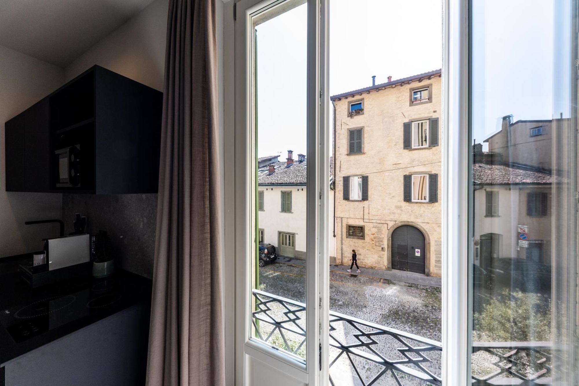 Rego Apartments - Boutique Aparthotel With Some Off-Site Apartments In A Charming Historic District Close To Upper Town Bérgamo Quarto foto